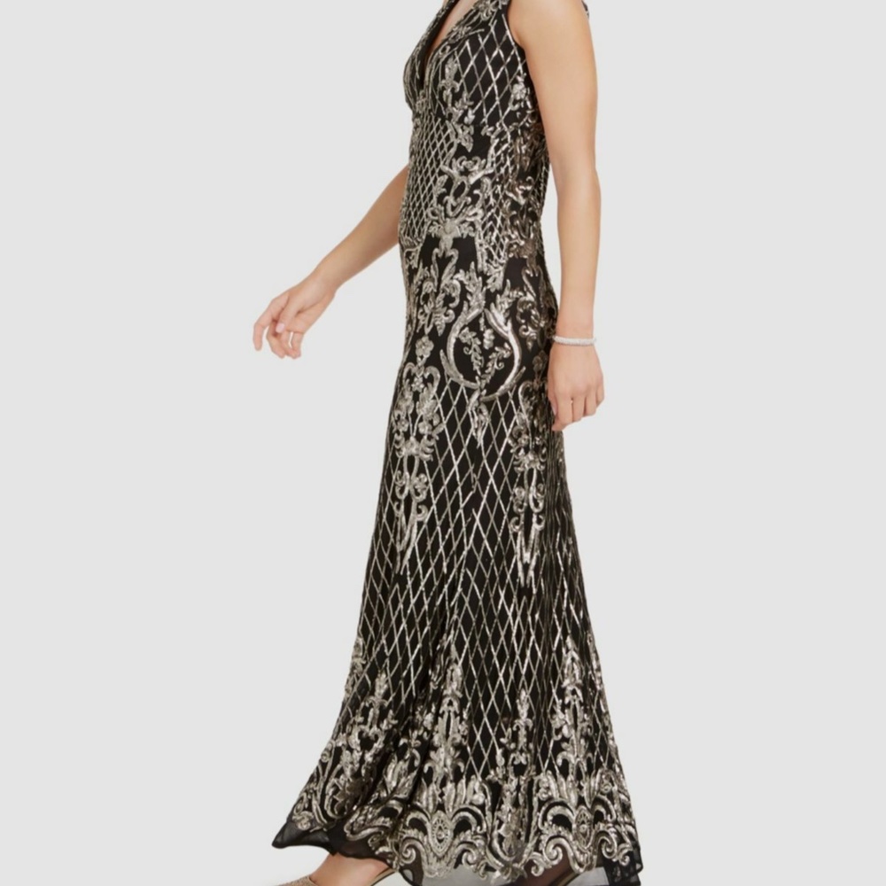 R & M Richards Woman Black Sleeveless Silver Sequin Dress 18W with flare bottom